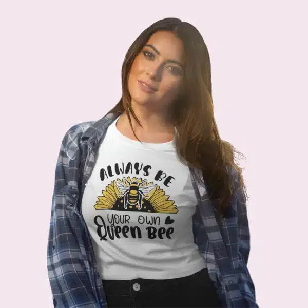 Camiseta de girasol & abeja con frase always be your own queen bee